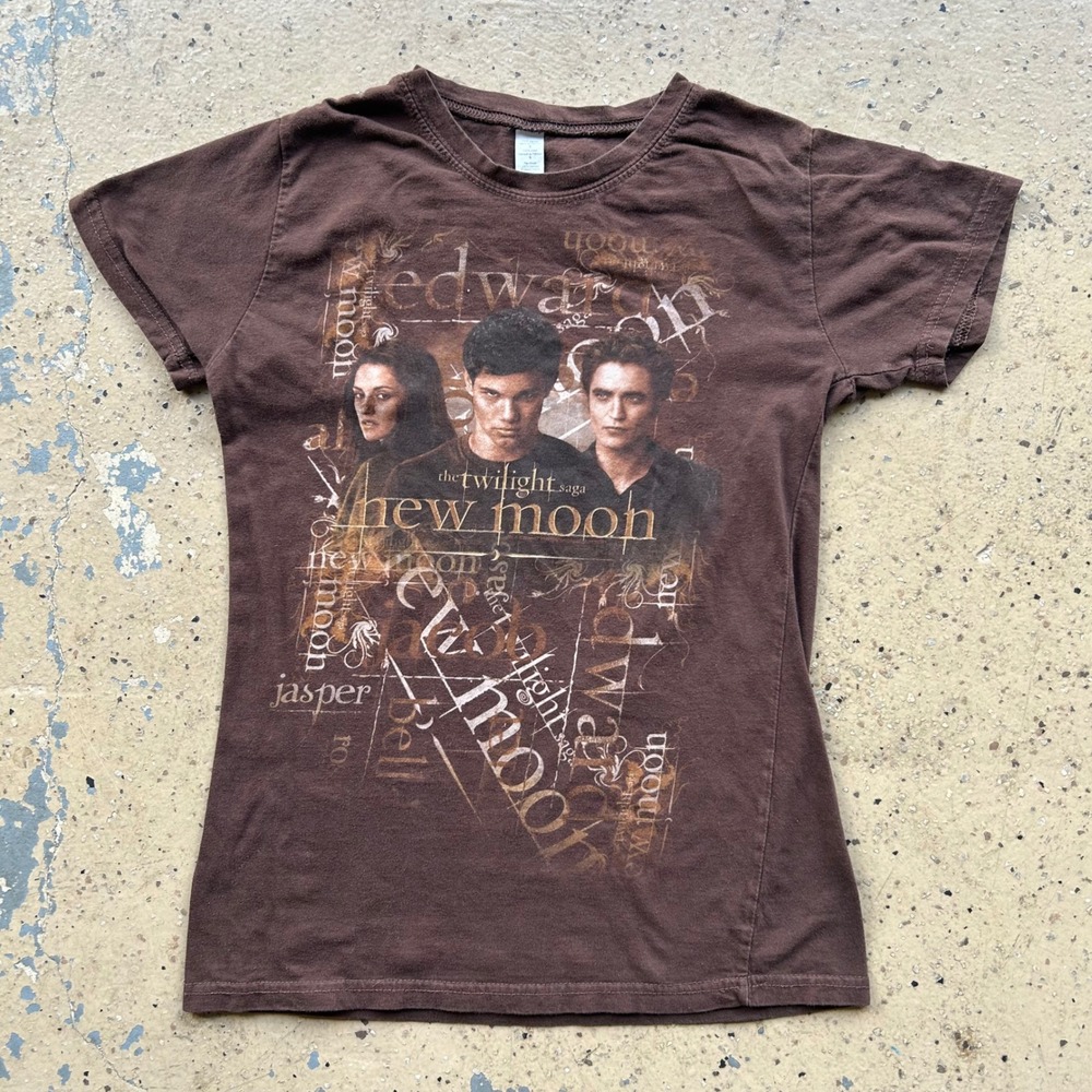 Vintage The Twilight Saga New Moon Graphic Tee Brown Bella Jacob Edward L 16x24